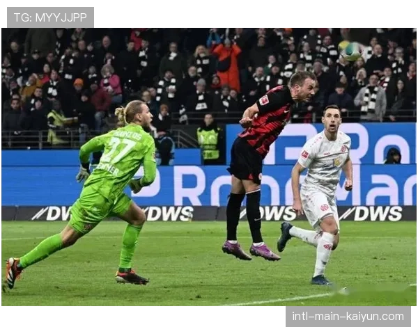 欧联杯席位竞争白热化,弗赖堡与法兰克福均面临重要球员停赛